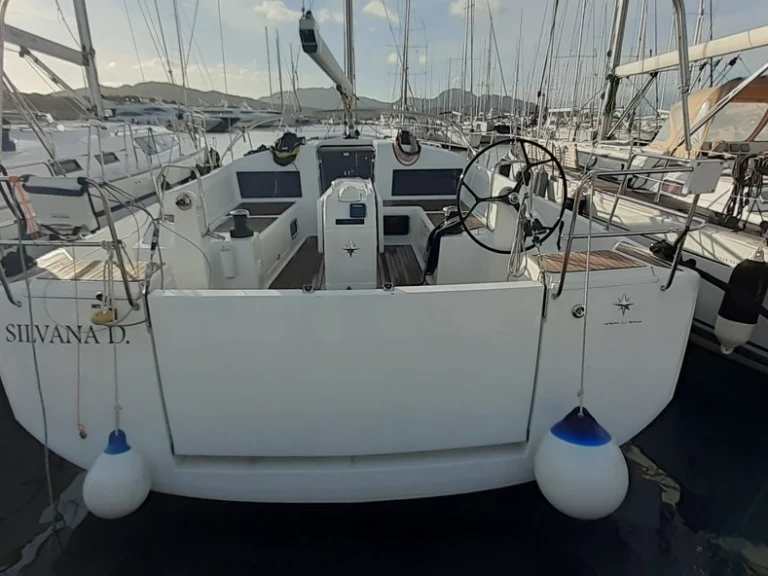 Wynajem Żaglowiec Jeanneau z patentem 
