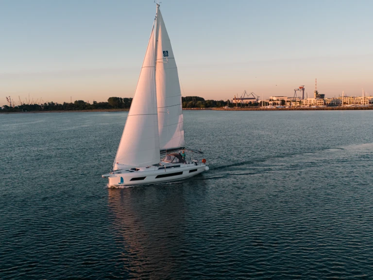 Wynajem Żaglowiec Dufour z patentem 