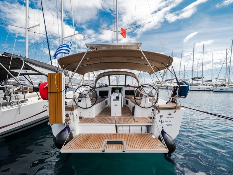 Wynajmij Jeanneau Sun Odyssey 415 w Piso Livadi