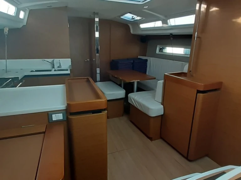 Wynajmij Jeanneau Sun Odyssey 440 w Portisco
