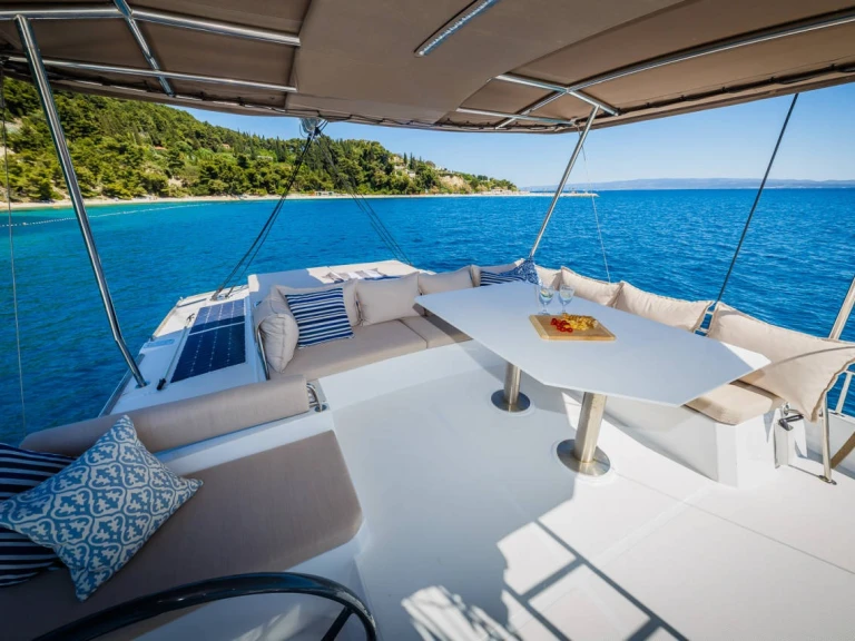 Wynajem Katamaran Bali z patentem 