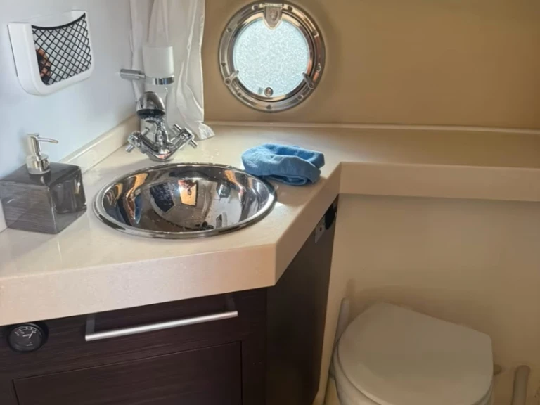 Wynajem Motorówka w Gaeta - Cranchi Zaffiro 32