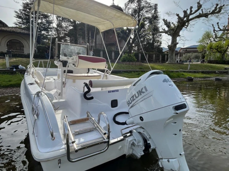 Wynajmij Bellingardo Sea Ghost w Lavena Ponte Tresa