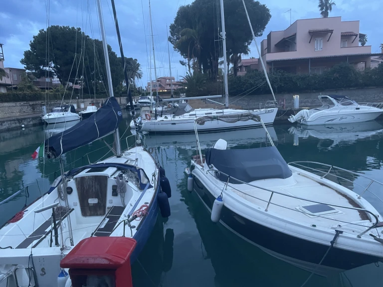 Żaglowiec do wynajmu w Marina di Portorosa w najlepszej cenie