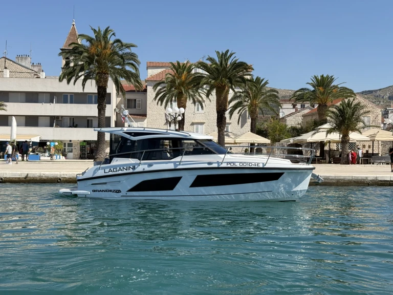 Motorówka do wynajmu w Trogir w najlepszej cenie