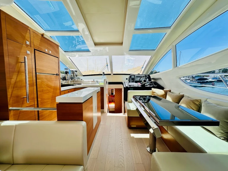 Wynajem Motorówka Horizon z patentem 