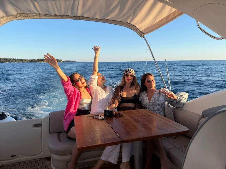 Wynajmij Cranchi Zaffiro 34 w Cannes