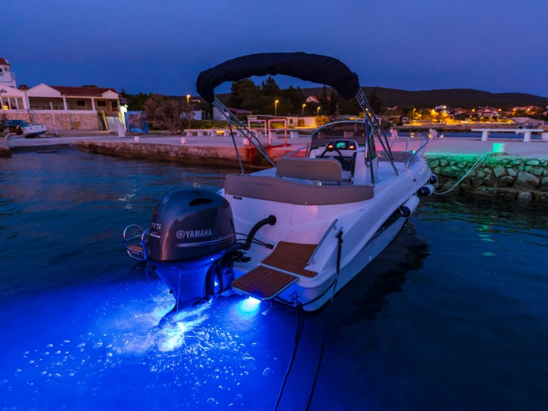 Marinello fisherman 19 między profesjonalistami a osobami prywatnymi w Sveti Filip i Jakov