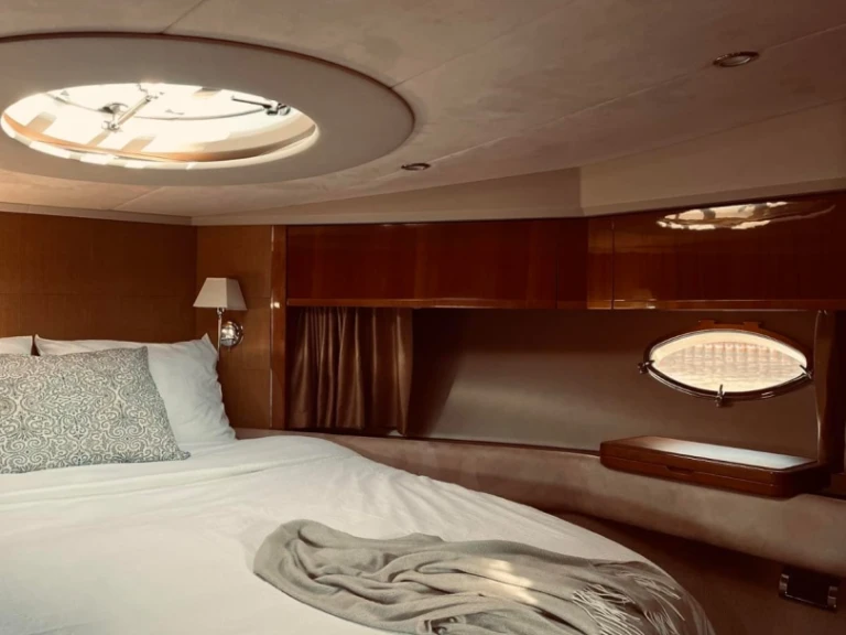 Wynajem Motorówka w Makarska - Princess Princess V53