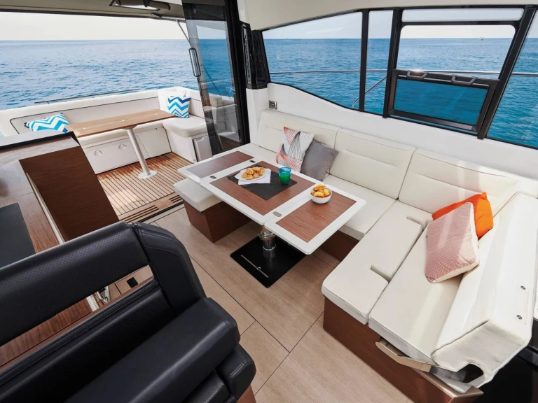 Wynajem łodzi Makarska tanio NC 37