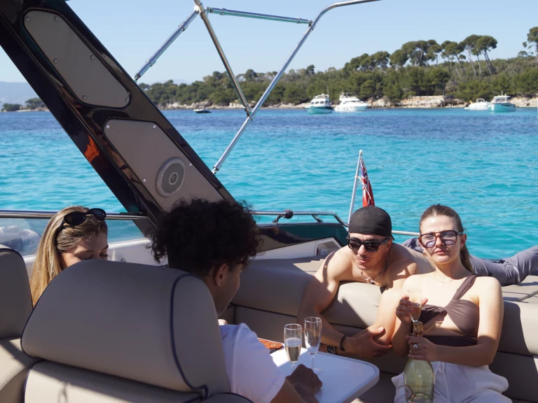 Wynajem łodzi Sunseeker Tomahawk 37 w Cannes na SamBoat 