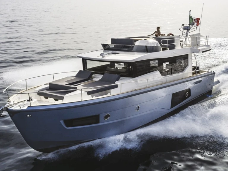 Wynajmij Cranchi Cranchi T43 Eco Trawler w Sardynia