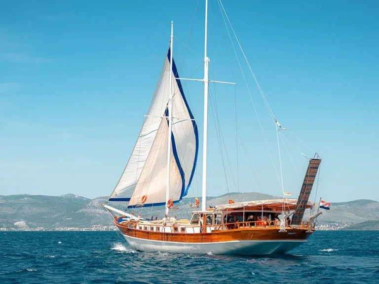 Żaglowiec do wynajmu w Marina (City) w najlepszej cenie