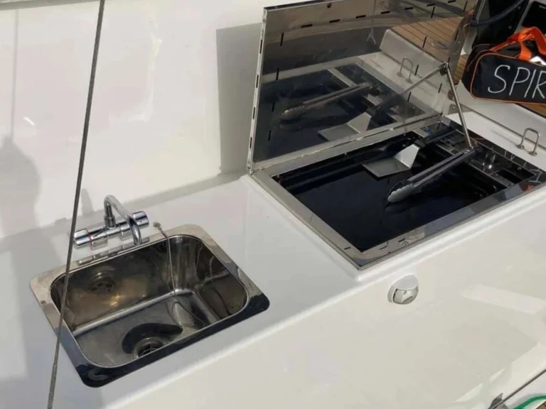 Żaglowiec do wynajmu w Vibo Marina w najlepszej cenie