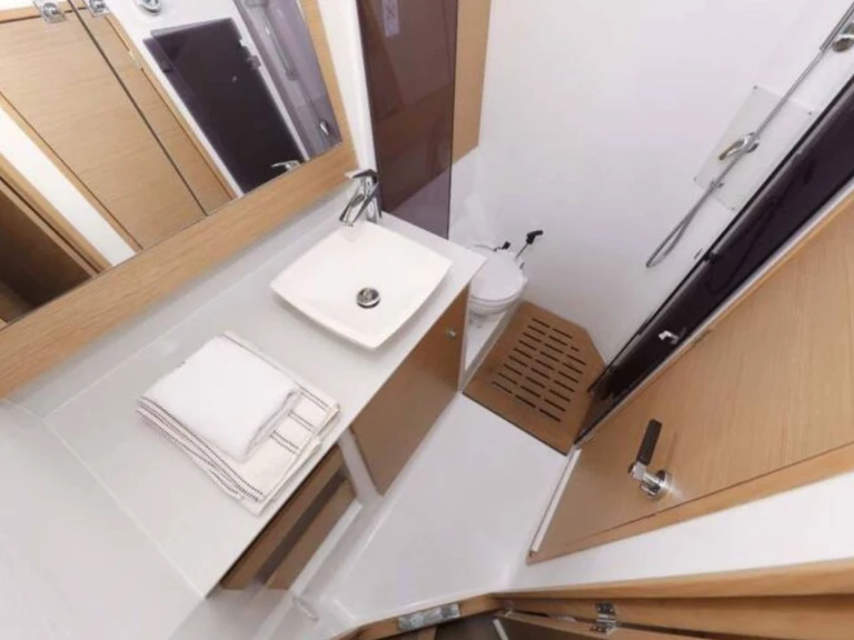 Wynajem Żaglowiec Dufour z patentem 