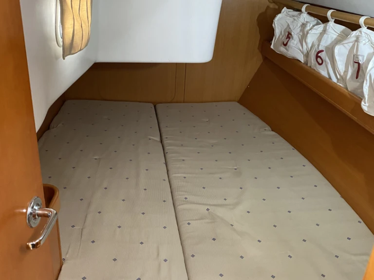 Wynajem Żaglowiec w Francja - Bénéteau First 40.7