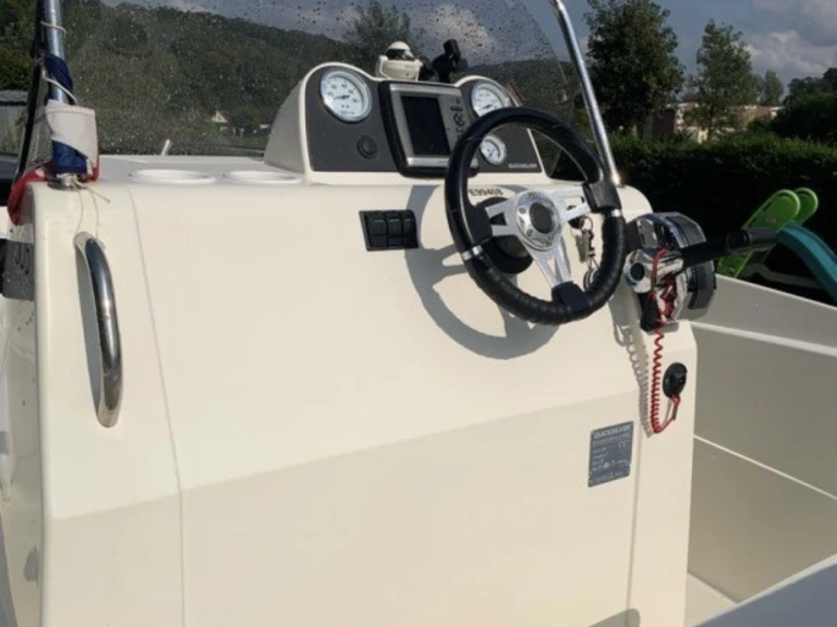 Wynajem łodzi Dunkerque tanio AVTIV505OPEN