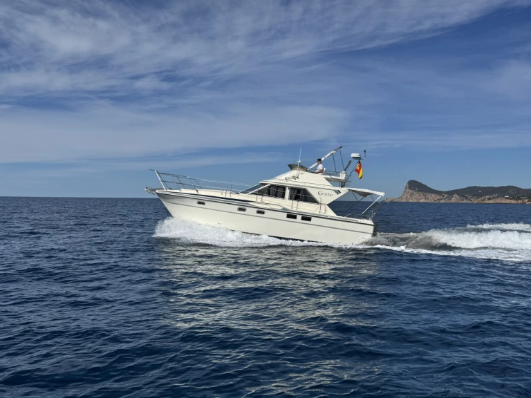 Fairline Corniche 31 Fly między profesjonalistami a osobami prywatnymi w Sant Antoni de Portmany