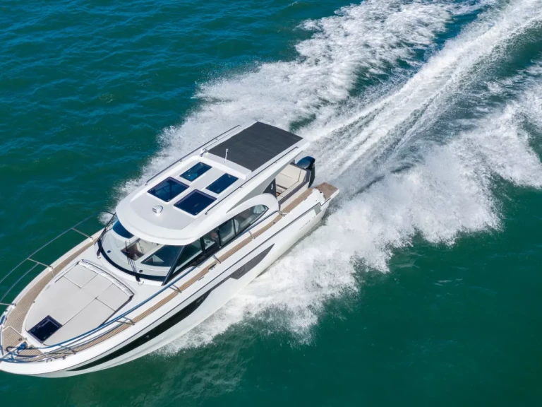Bénéteau Antares 11 między profesjonalistami a osobami prywatnymi w Monte Argentario