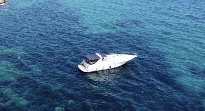 Motorówka do wynajmu w Las Tres Cales w najlepszej cenie