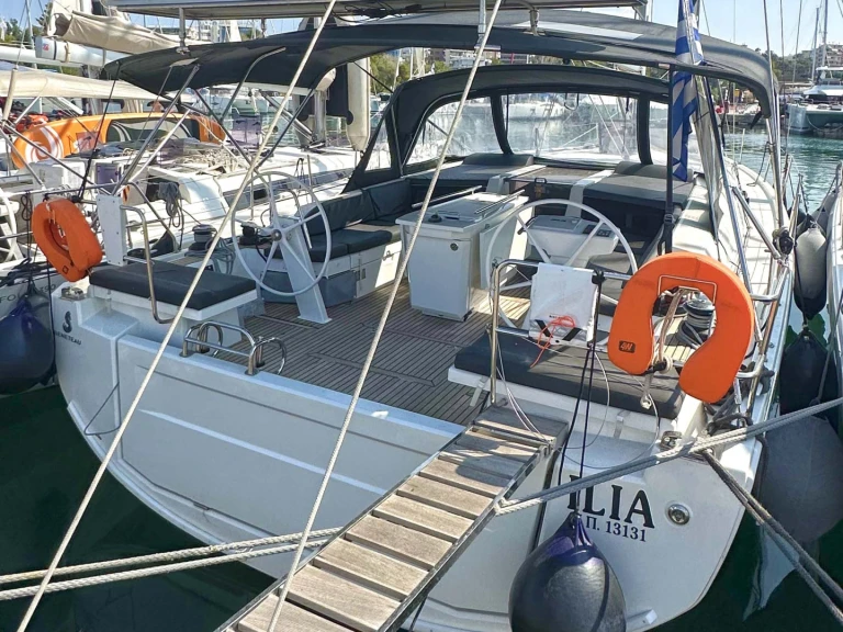 Wynajem łodzi Bénéteau Oceanis 46.1 w Alimos na SamBoat 