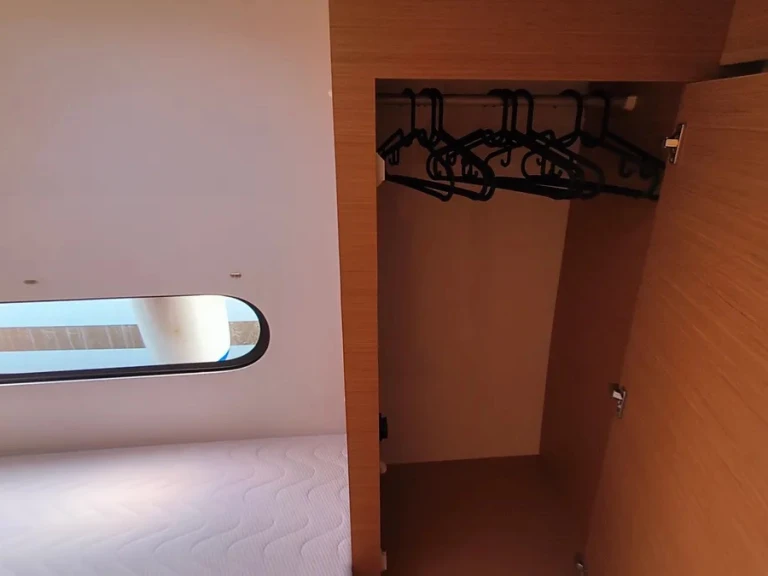 Wynajem łodzi Pula tanio Excess 11 (6 cab.)