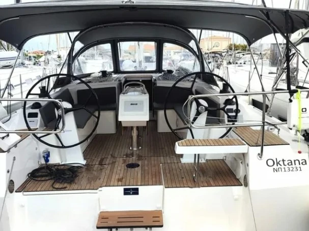 Wynajem łodzi Lefkáda tanio Bavaria C42 (3 cab.)