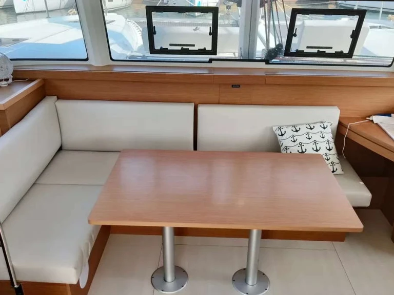 Wynajem Katamaran w Pula - Excess Excess 11 (6 cab.)