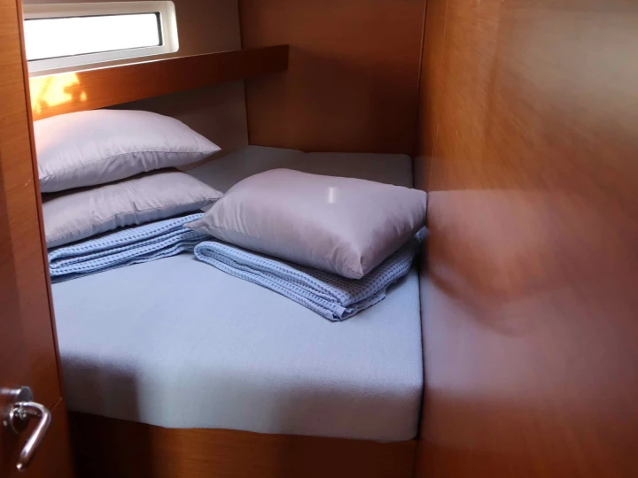 Jeanneau Sun Odyssey 440 między profesjonalistami a osobami prywatnymi w Lefkáda