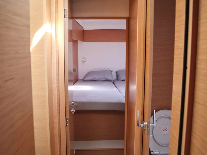 Excess Excess 11 (6 cab.) między profesjonalistami a osobami prywatnymi w Nea Peramos