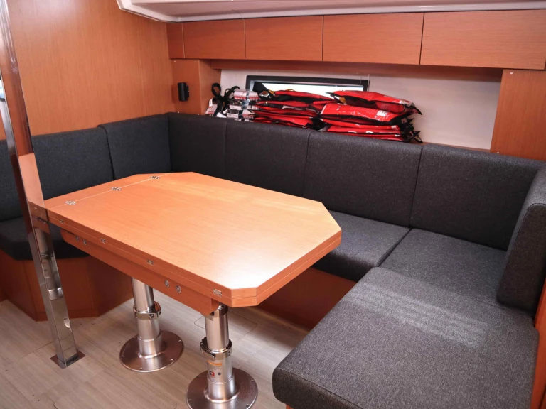 Wynajem łodzi Bavaria Bavaria C42 (3 cab.) w Paros (wyspa) na SamBoat 