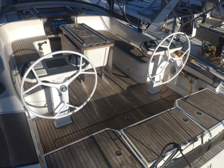 Wynajem w Alimos- Bavaria Bavaria Cruiser 56 (6 cab.) na SamBoat
