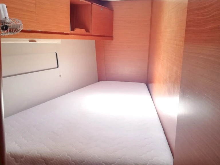 Wynajmij Dufour Dufour 520 GL (5 Cab.) w Kalkara