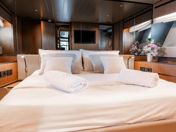 Wynajmij Luksusowy jacht z lub bez skippera Bluegame w Comitat de Zadar