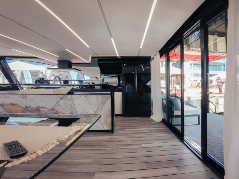 Wynajmij Katamaran z lub bez skippera Wave w Olbia