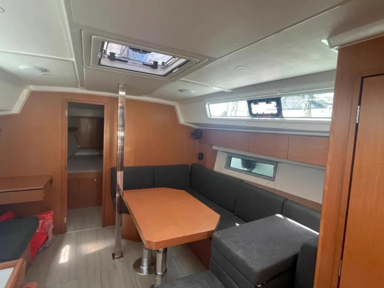 Wynajem łodzi Bavaria Bavaria C42 (3 cab.) w Paros (wyspa) na SamBoat 