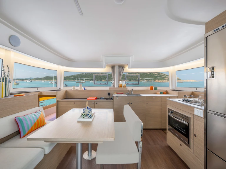 Wynajem łodzi Nea Peramos tanio Lagoon 38 (6 cab.)