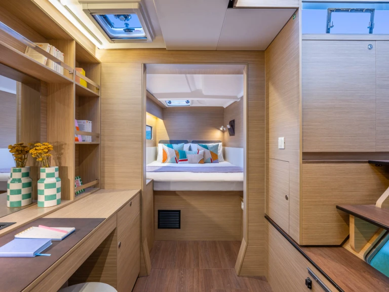 Wynajem Katamaran Lagoon z patentem 