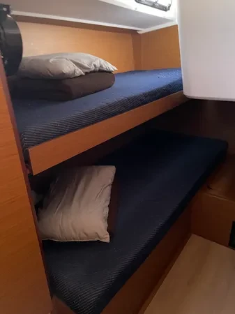 Wynajem w Nea Peramos- Jeanneau Sun Loft 47 (7 cab.) na SamBoat