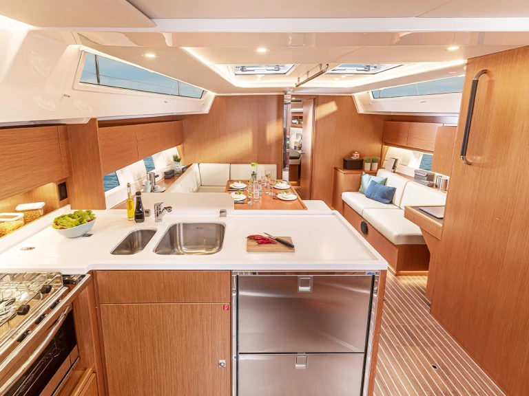 Wynajem łodzi Volos tanio Bavaria C45