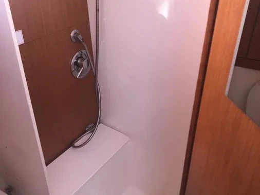 Żaglowiec do wynajmu w Nea Peramos w najlepszej cenie