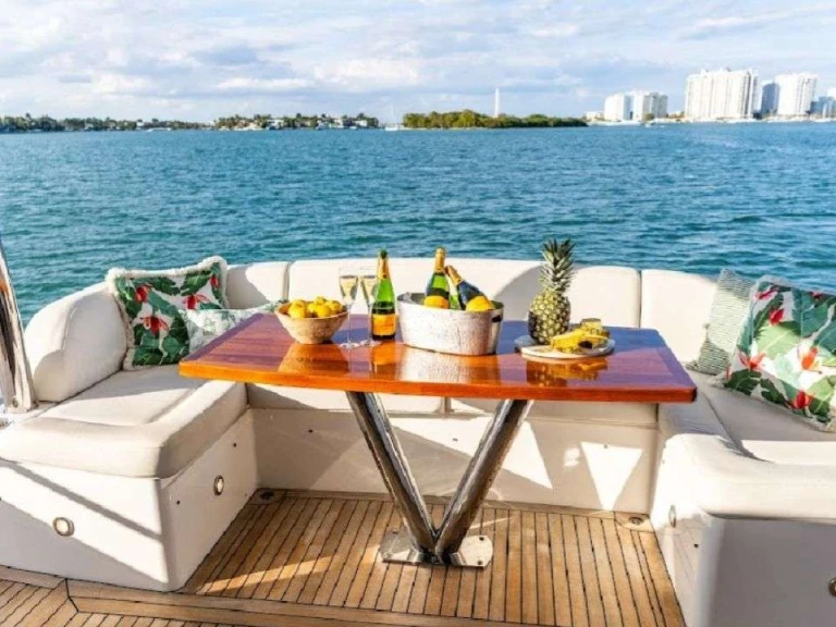 Wynajem w New York (City)- Sunseeker Asha na SamBoat