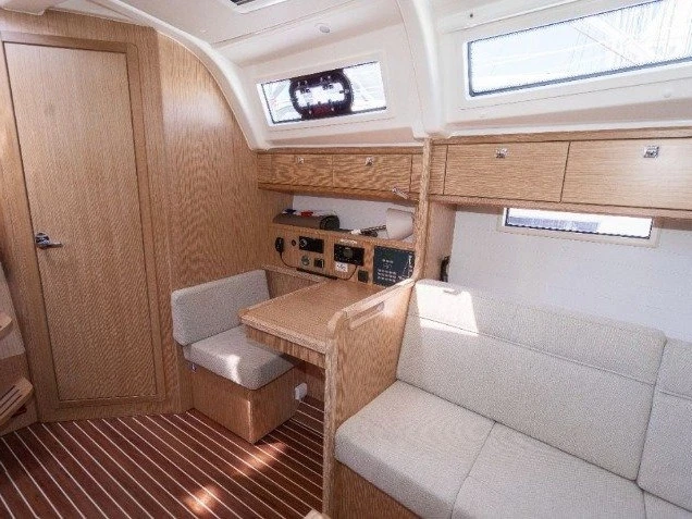 Wynajem łodzi Bavaria Cruiser 37 w Pula na SamBoat 