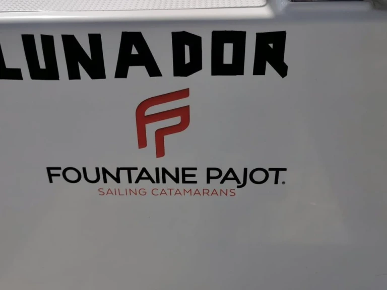 Wynajmij Fountaine Pajot Isla 40 (5 cab.) w Propriano