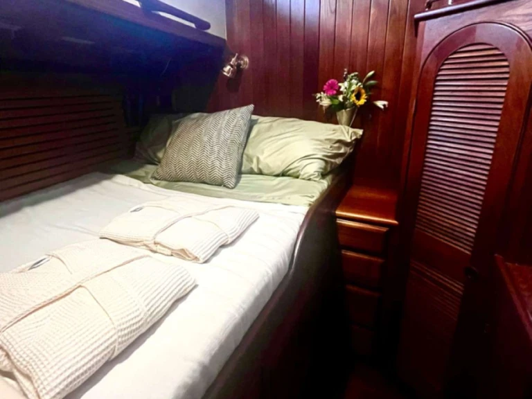 Luksusowy jacht do wynajmu w Newport w najlepszej cenie