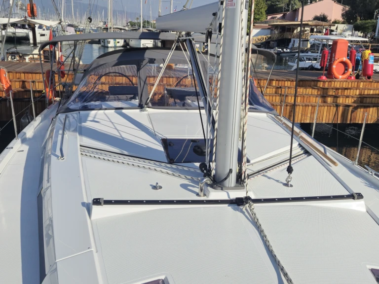 Wynajmij Hanse Hanse 410 w Goecek