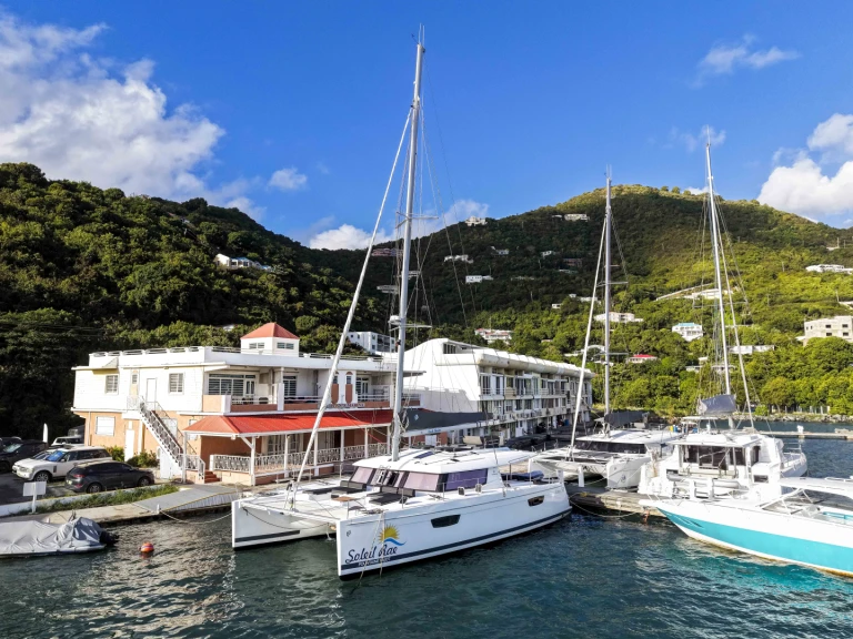 Wynajmij Fountaine Pajot Fountaine Pajot Saba 50 (Owner's Version) w Road Town