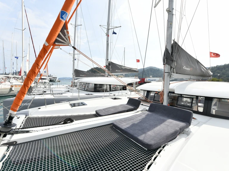 Excess Excess 11 między profesjonalistami a osobami prywatnymi w Goecek