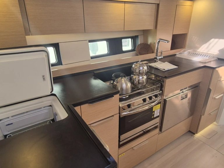 Wynajem Żaglowiec Hanse z patentem 