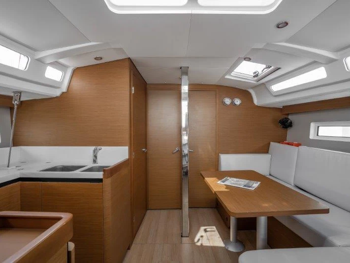 Wynajem łodzi Jeanneau Sun Odyssey 440 w Nea Peramos na SamBoat 